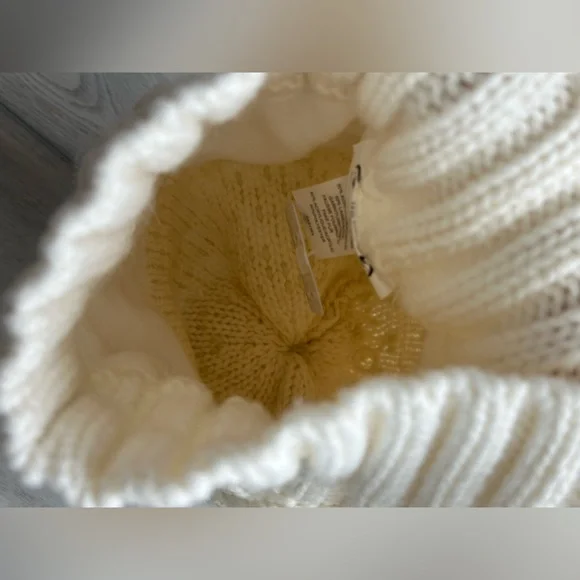 Free People - NWT - Pom Knit Beanie White/Ivory